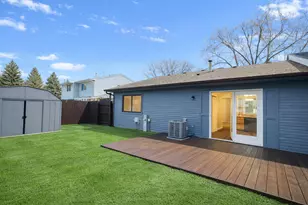 386 Campus Dr, Elgin, IL 60120 - Photo 25