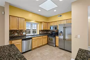 405 S Creekside Dr, Palatine, IL 60074 - Photo 7