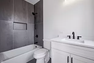 4242 N Sacramento Ave, Chicago, IL 60618 - Photo 25