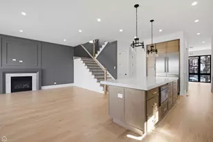 4242 N Sacramento Ave, Chicago, IL 60618 - Photo 13