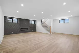 4242 N Sacramento Ave, Chicago, IL 60618 - Photo 31