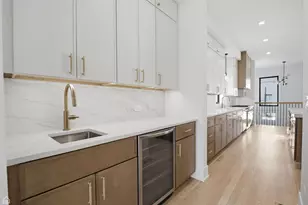 4242 N Sacramento Ave, Chicago, IL 60618 - Photo 9