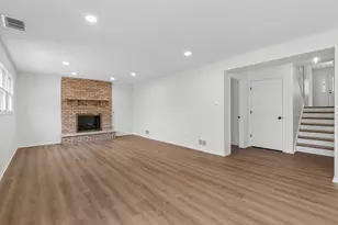 13910 Green Valley Dr, Orland Park, IL 60467 - Photo 9