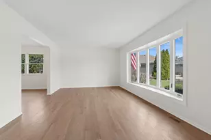 13910 Green Valley Dr, Orland Park, IL 60467 - Photo 3