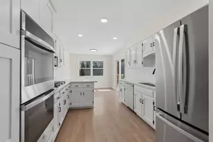 13910 Green Valley Dr, Orland Park, IL 60467 - Photo 5