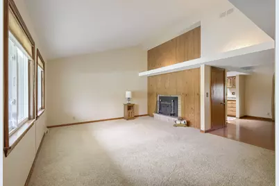 104 Sharon Lane, North Aurora, IL 60542 - Photo 3