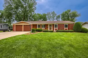 104 Sharon Ln, North Aurora, IL 60542 - Photo 1