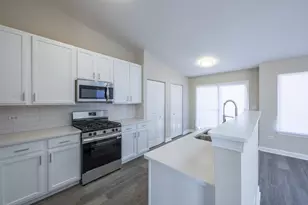 1882 Blossom Ridge Dr, Bolingbrook, IL 60490 - Photo 9