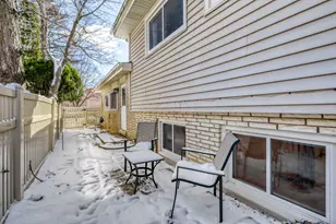 204 W Clarendon St, Arlington Heights, IL 60004 - Photo 25