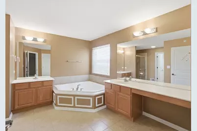 715 Blue Ridge Drive, Streamwood, IL 60107 - Photo 17