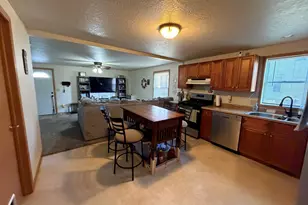 608 4th Ave, Sterling, IL 61081 - Photo 3