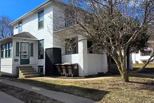 1173 W Pleasant St, Freeport, IL 61032 - Photo 1