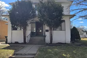 1173 W Pleasant St, Freeport, IL 61032 - Photo 23