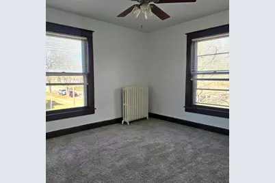 1173 W Pleasant Street, Freeport, IL 61032 - Photo 5