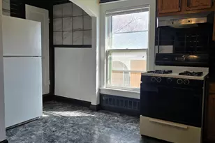 1173 W Pleasant St, Freeport, IL 61032 - Photo 9