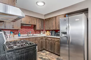 595 Hickory St, Chicago Heights, IL 60411 - Photo 3