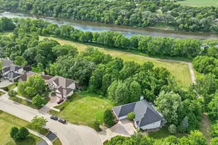 203 Windham Cir, Yorkville, IL 60560 - Photo 3