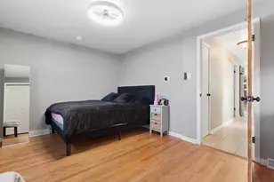 4846 S Luna Ave, Chicago, IL 60638 - Photo 13