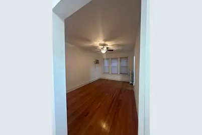 2333 W Farwell Avenue #1S, Chicago, IL 60645 - Photo 5