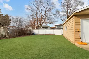 7806 W 80 Pl, Bridgeview, IL 60455 - Photo 15