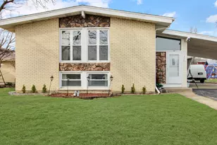 7806 W 80 Pl, Bridgeview, IL 60455 - Photo 1