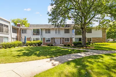 2700 Mitchell Drive #5, Woodridge, IL 60517 - Photo 1