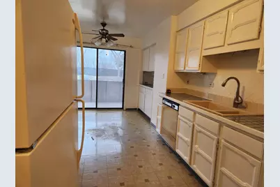 9242 Gross Point Road #107, Skokie, IL 60077 - Photo 3