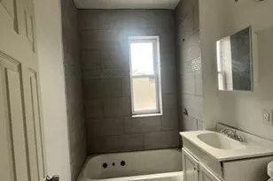 8559 S Escanaba Ave, Chicago, IL 60617 - Photo 5