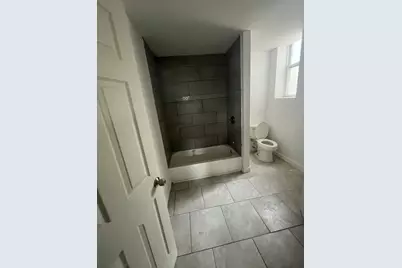 8559 S Escanaba Avenue, Chicago, IL 60617 - Photo 7