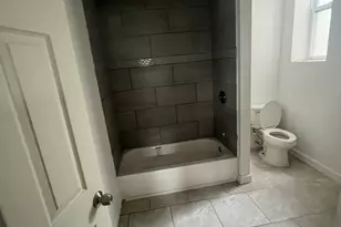 8559 S Escanaba Ave, Chicago, IL 60617 - Photo 7