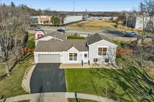 1502 Sawgrass Ct, Elgin, IL 60123 - Photo 3