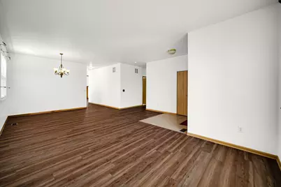 690 S Wellston Lane, Romeoville, IL 60446 - Photo 3