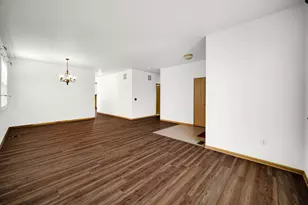 690 S Wellston Ln, Romeoville, IL 60446 - Photo 3