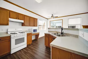 690 S Wellston Ln, Romeoville, IL 60446 - Photo 7