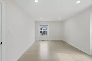 2198 N Oakbrook Cir, Palatine, IL 60074 - Photo 13