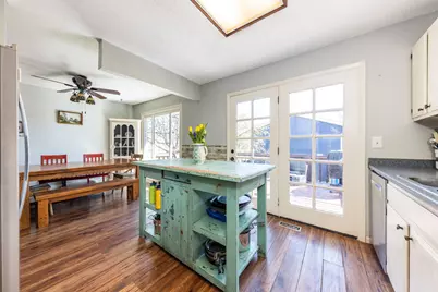 128 S Birchwood Drive, Naperville, IL 60540 - Photo 5