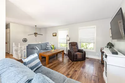 128 S Birchwood Drive, Naperville, IL 60540 - Photo 9