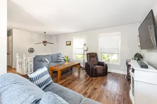 128 S Birchwood Dr, Naperville, IL 60540 - Photo 9