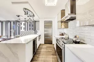 100 E Walton St, Chicago, IL 60611 - Photo 5