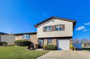 1576 Von Braun Trail, Elk Grove Village, IL 60007 - Photo 3