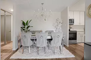 16 E Old Willow Rd, Prospect Heights, IL 60070 - Photo 5