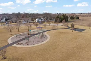 621 Western Dr, North Aurora, IL 60542 - Photo 43