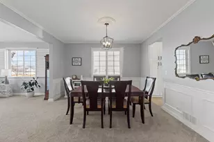 621 Western Dr, North Aurora, IL 60542 - Photo 9