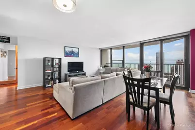 1560 N Sandburg Terrace #3206, Chicago, IL 60610 - Photo 5