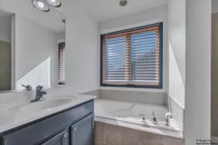 570 Larium Ln, Crystal Lake, IL 60012 - Photo 29