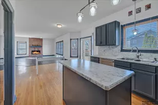 570 Larium Ln, Crystal Lake, IL 60012 - Photo 13