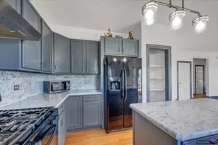 570 Larium Ln, Crystal Lake, IL 60012 - Photo 7