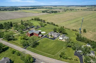 42W534 Empire Rd, Saint Charles, IL 60175 - Photo 1