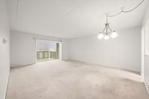 690 Chandler Rd, Gurnee, IL 60031 - Photo 9