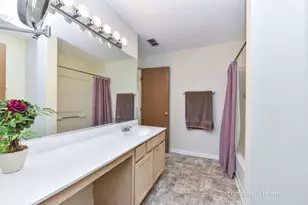 2414 Savoy Ct, Aurora, IL 60503 - Photo 15